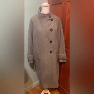 Zara Oversized Gray Coat with black buttons. Used but in good condition.